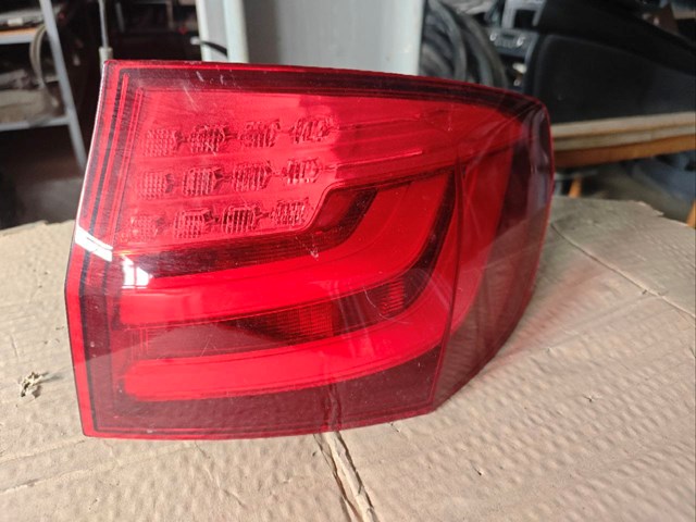 Задний правый внешний фонарь 63217203234 BMW