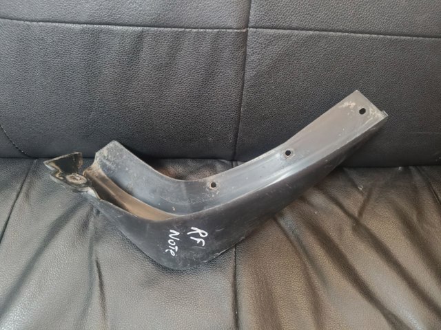 Брызговик передний, правый 638549U000 NISSAN