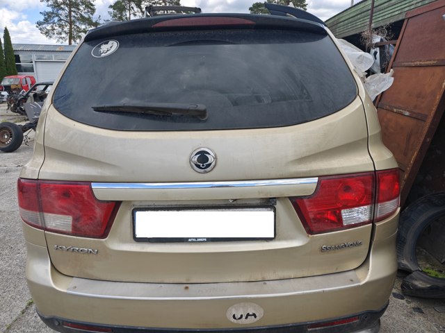 Задняя дверь 6401109200 SSANG YONG