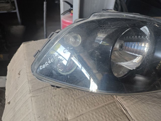 6L1941022A VAG Правая фара купить в Николаев