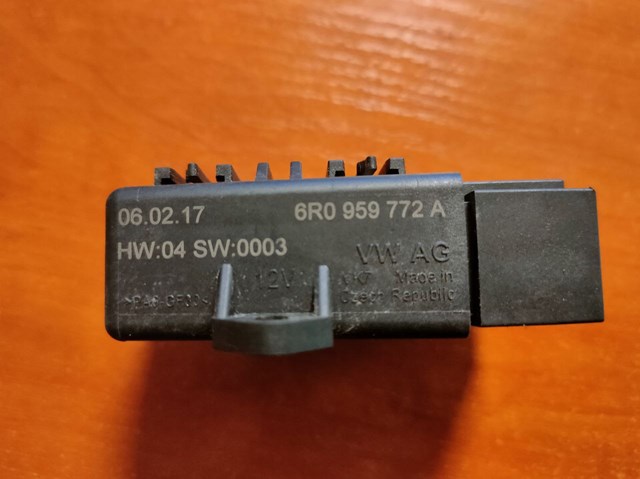 Датчик подогрева сидения 6R0959772A VAG