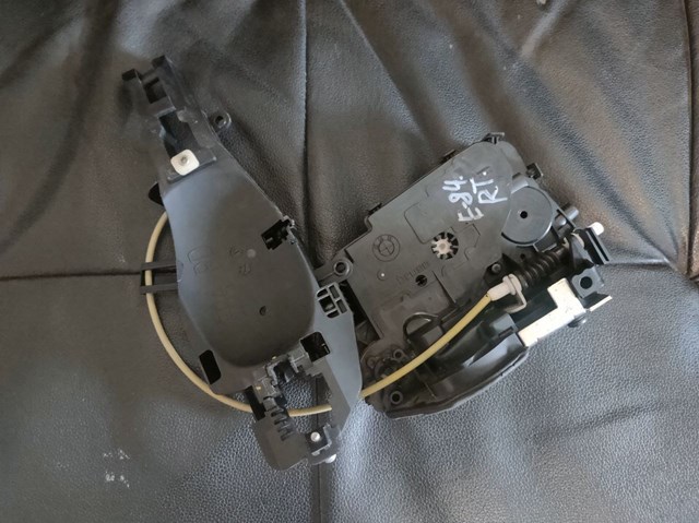 Замок двери задней правой 7060296 BMW