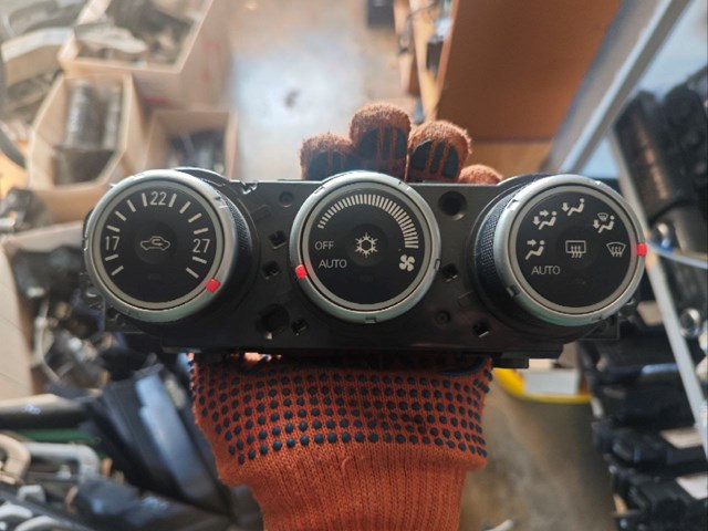 Регулятор вентилятора отопителя 7820A115XB MITSUBISHI