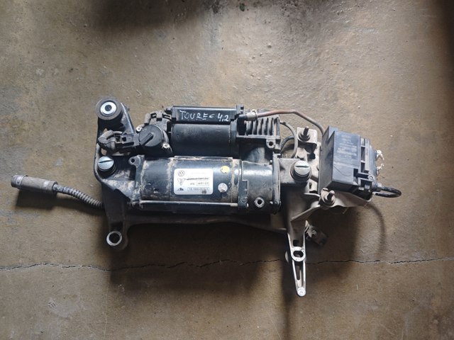 Компрессор подкачки амортизаторов 7L0616006C VAG