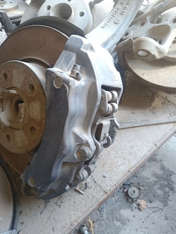 Тормозной суппорт 7L6615124T VAG