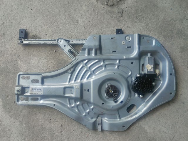 Механизм стеклоподъемника передней левой двери 824702E010 HYUNDAI