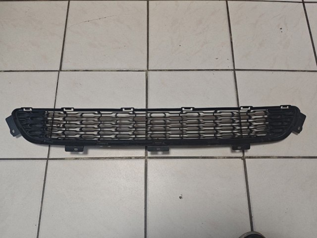 Решетка бампера переднего 865622P500 HYUNDAI