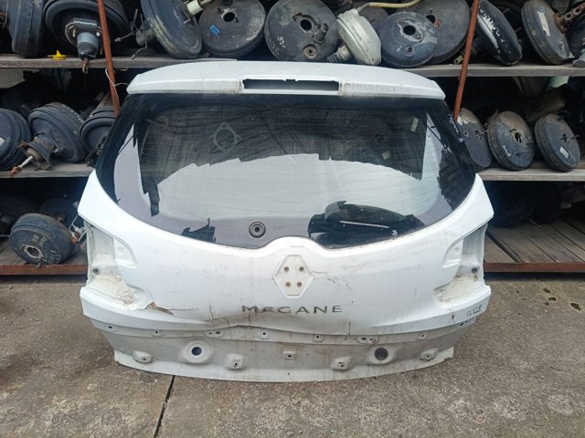 Стекло багажника (двери 3/5-й задней (ляды) 903000048R RENAULT