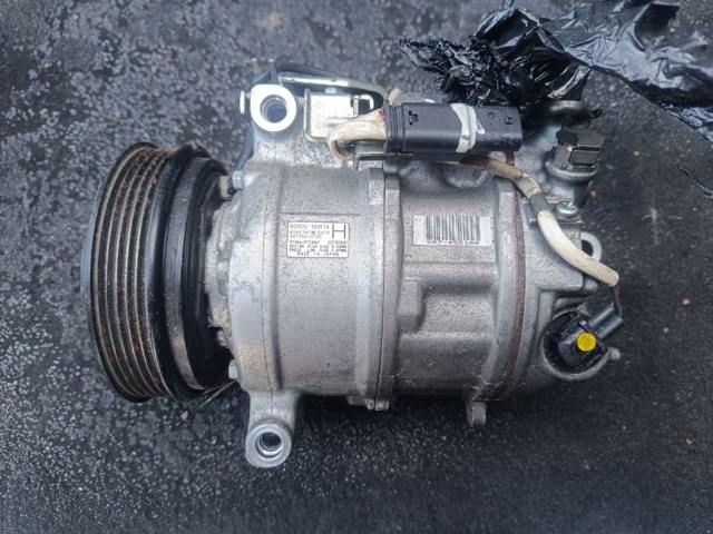 Компрессор климатической установки 926005DB1A NISSAN