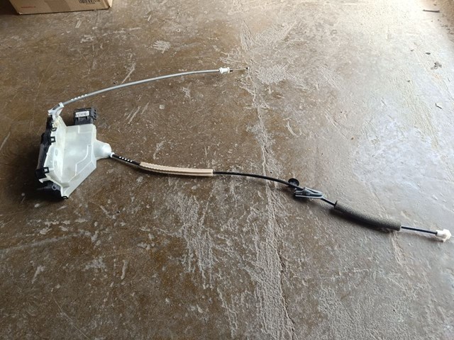 Замок двери задней левой Citroen C-Elysee