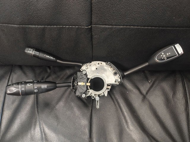 Переключатели подрулевые A1645403645 MERCEDES