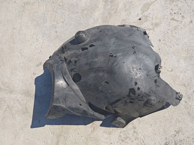 Подкрылок крыла переднего левый передний A2038840522 MERCEDES