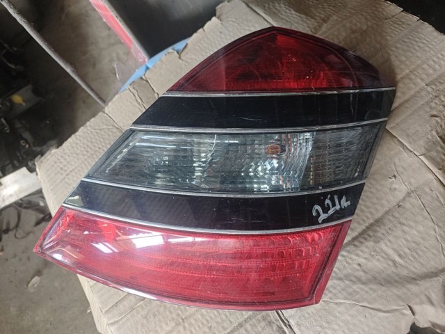 Правый стоп-сигнал A22182002649197 MERCEDES