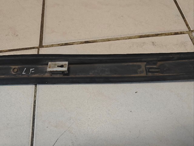 A6386980079 MERCEDES Молдинг лобового стекла левый купить в Харьков
