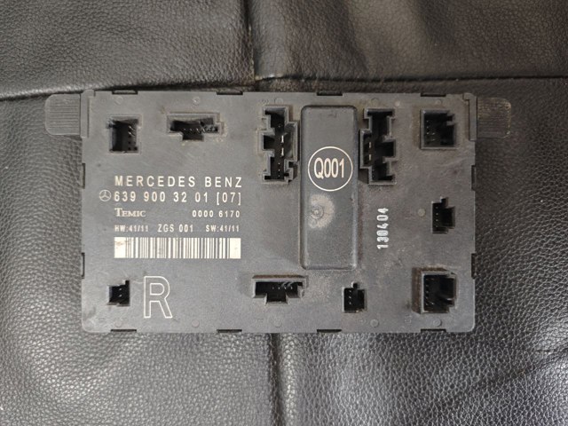 Блок комфорта передней двери A6399003201 MERCEDES