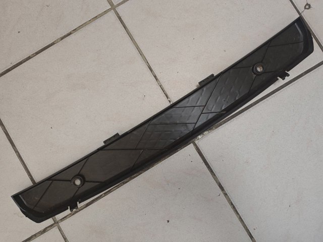 MERCEDES A9068850011 Накладка бампера переднего в наличии Тернополь