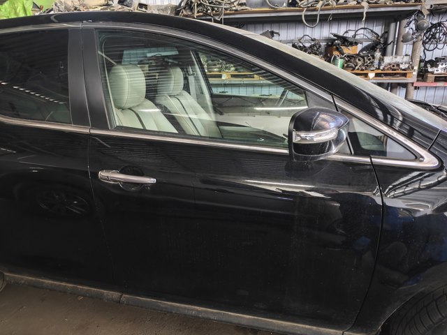 Пассажирская передняя дверь EGY15802XP MAZDA