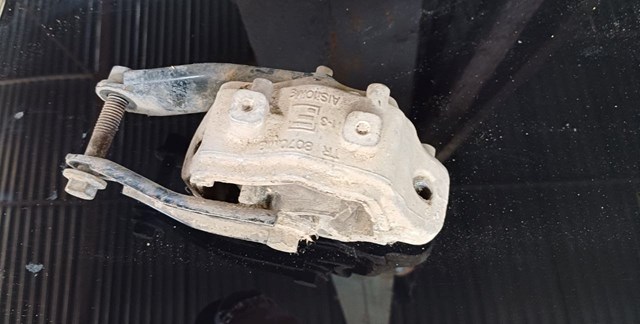 LAND ROVER LR000598 в наличии Ужгород