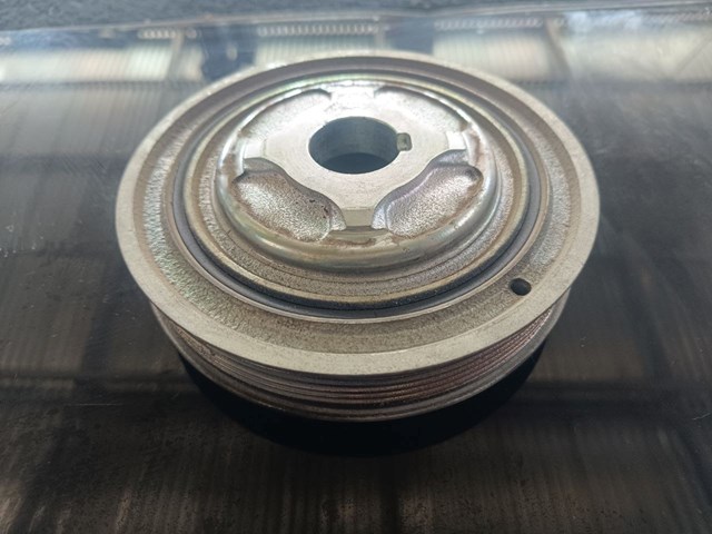 Демпфер коленвала LR022091 LAND ROVER