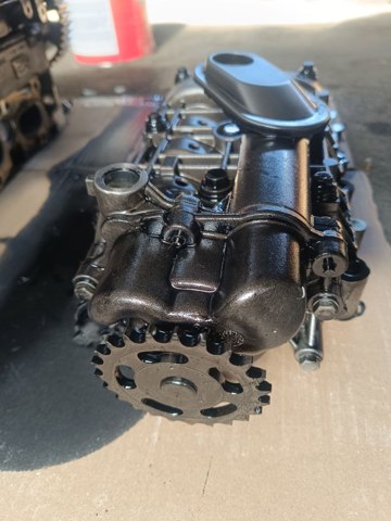 Насос маслозакачивающий LR022455 LAND ROVER