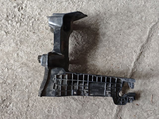 Крепление аккумулятора LR024378 LAND ROVER