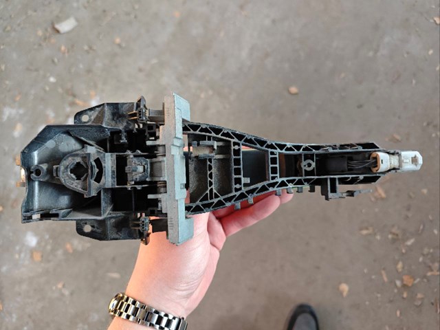 LR025541 Держатель наружной ручки двери передней левой купить Одесса