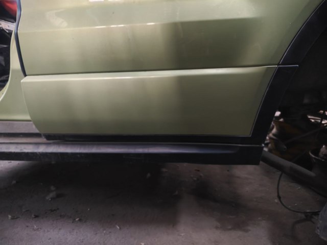 Молдинг двери задней левой нижний LR027977 LAND ROVER