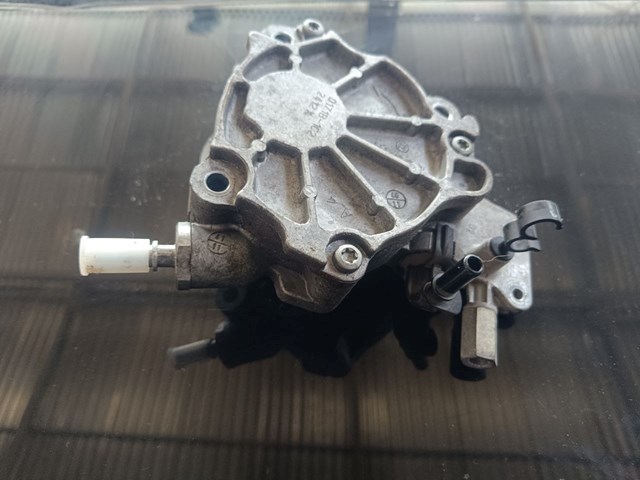 LR037627 LAND ROVER Насос вакуумный купить в Тернополь