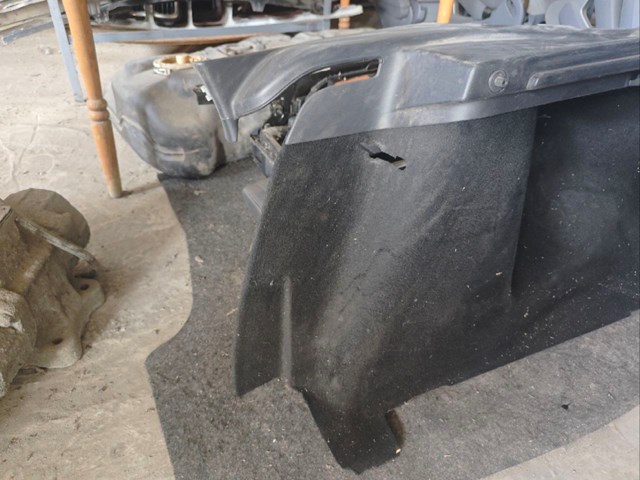 LR041472 LAND ROVER Облицовка багажного отсека правая купить в Тернополь
