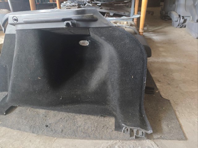 LR041472 LAND ROVER Облицовка багажного отсека правая купить в Сумы