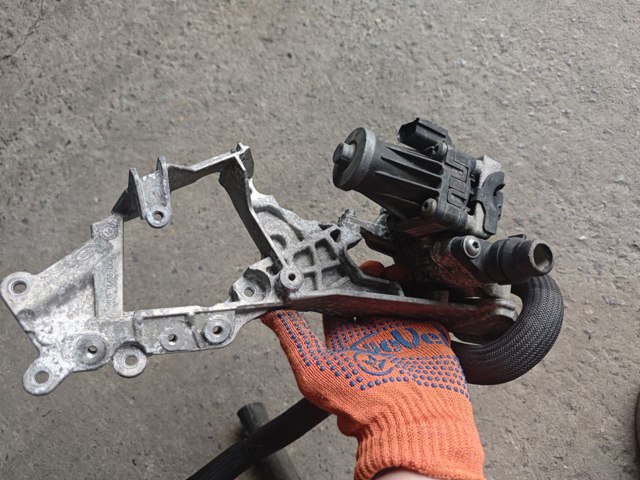 Клапан ЕГР LR084362 LAND ROVER
