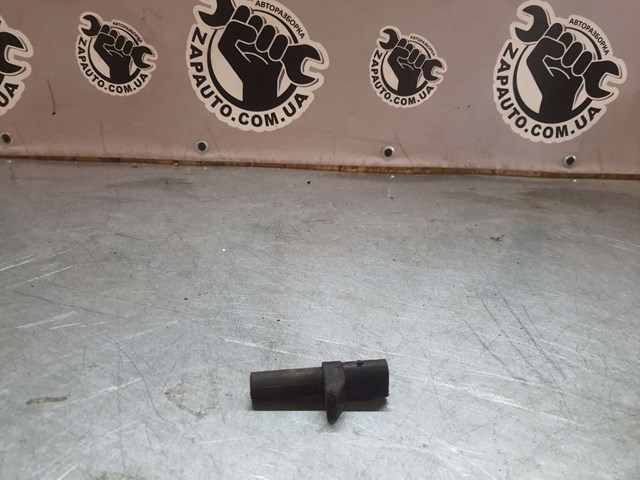 Датчик положения коленвала 0261210141 BOSCH