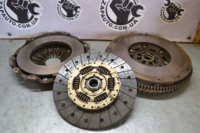 Маховик с зубчатым ободом Nissan Navara NP300 3