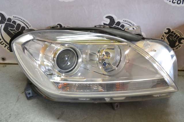 Фара передняя правая 1668206959 MERCEDES