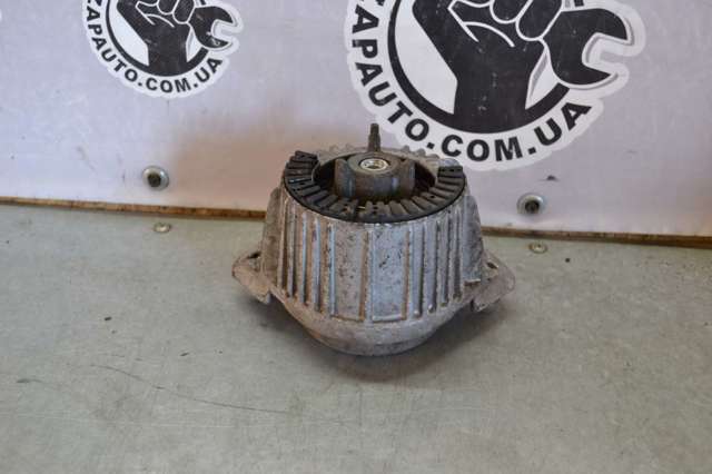 Опора двигателя 2042400317 MERCEDES