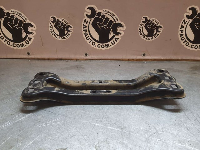 Кронштейн КПП 2042420901 MERCEDES