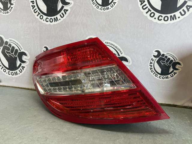 Задняя левая фара 2048201964 MERCEDES