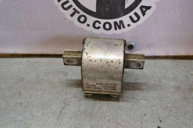 Подушка КПП 2052403200 MERCEDES