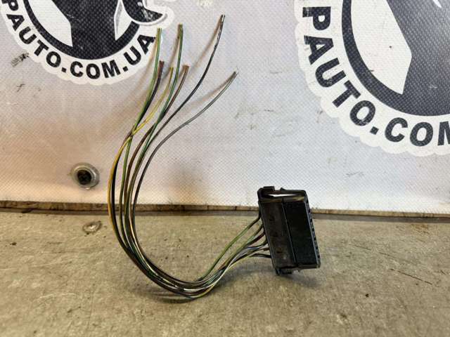 Разъем (фишка) заднего фонаря 2115450328 MERCEDES