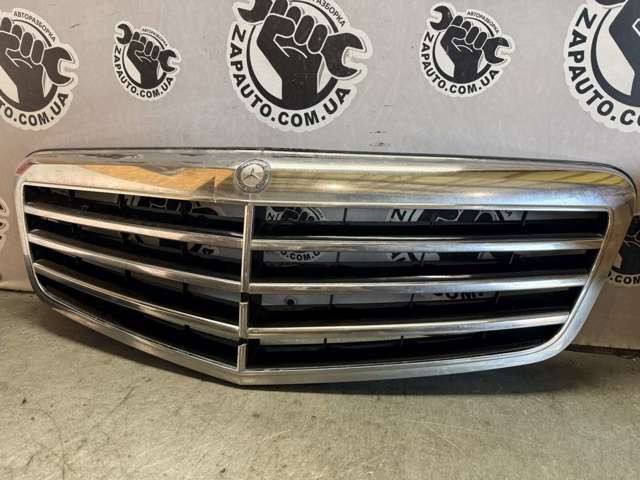 Облицовка радиатора 2128800583 MERCEDES