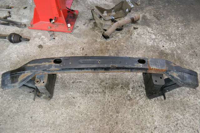 Цена на запчасть Усилитель переднего бампера Vito II фургон