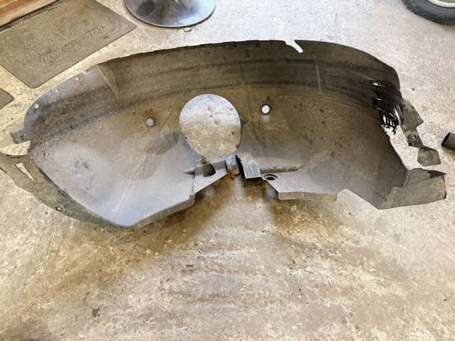 Подкрылок передний правый 6396843377 MERCEDES