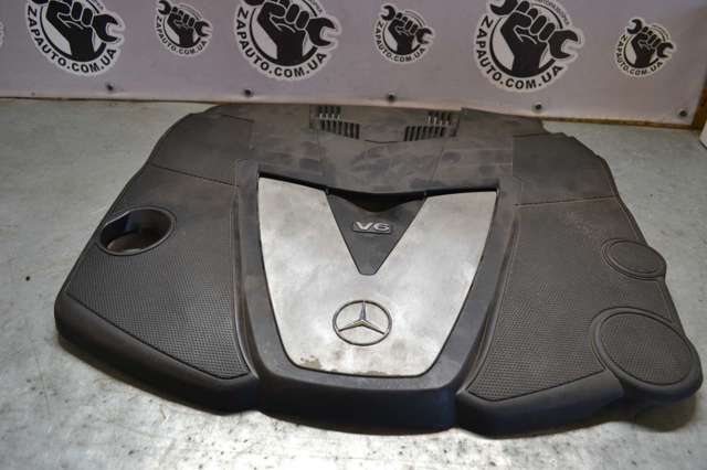 Крышка мотора декоративная 6420104067 MERCEDES