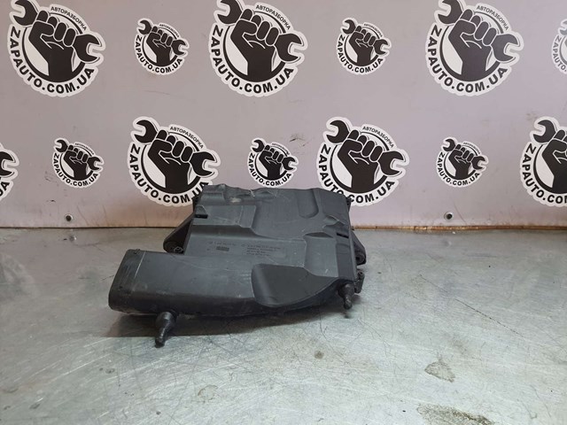 Корпус воздушного фильтра, левый 6420902101 MERCEDES