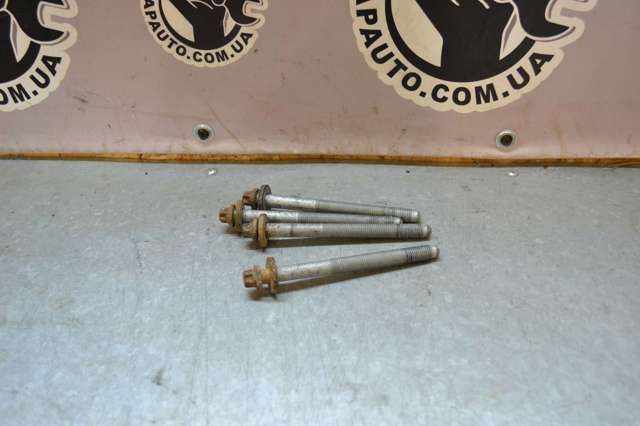 Болт крепления заднего нижнего рычага A0019901103 MERCEDES