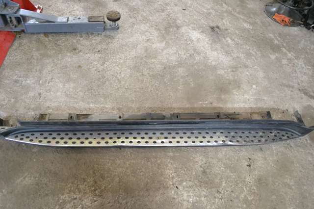 Накладка на порог левая A1646901975 MERCEDES
