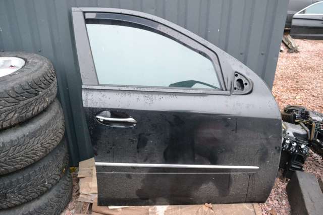 Пассажирская передняя дверь A1647200205 MERCEDES