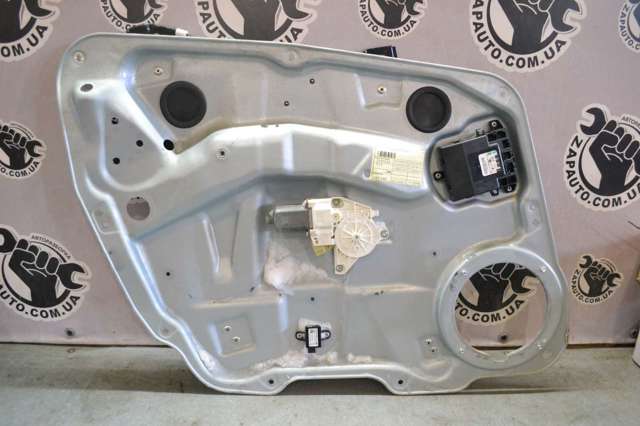 Стеклоподъемник передней двери A1647201579 MERCEDES
