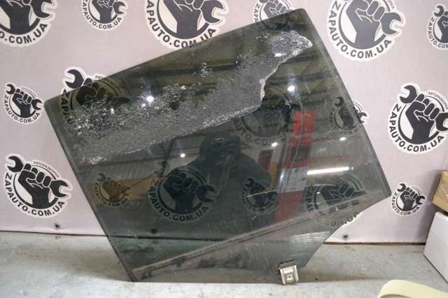 Стекло задней правой двери A1647350610 MERCEDES