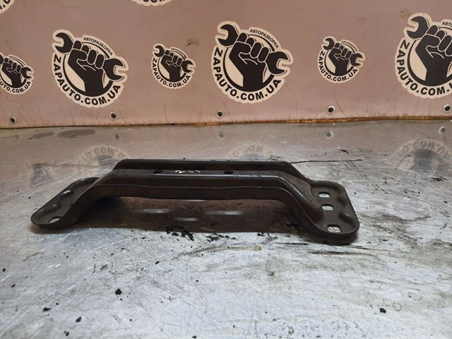 Балка крепления коробки передач A2112421001 MERCEDES